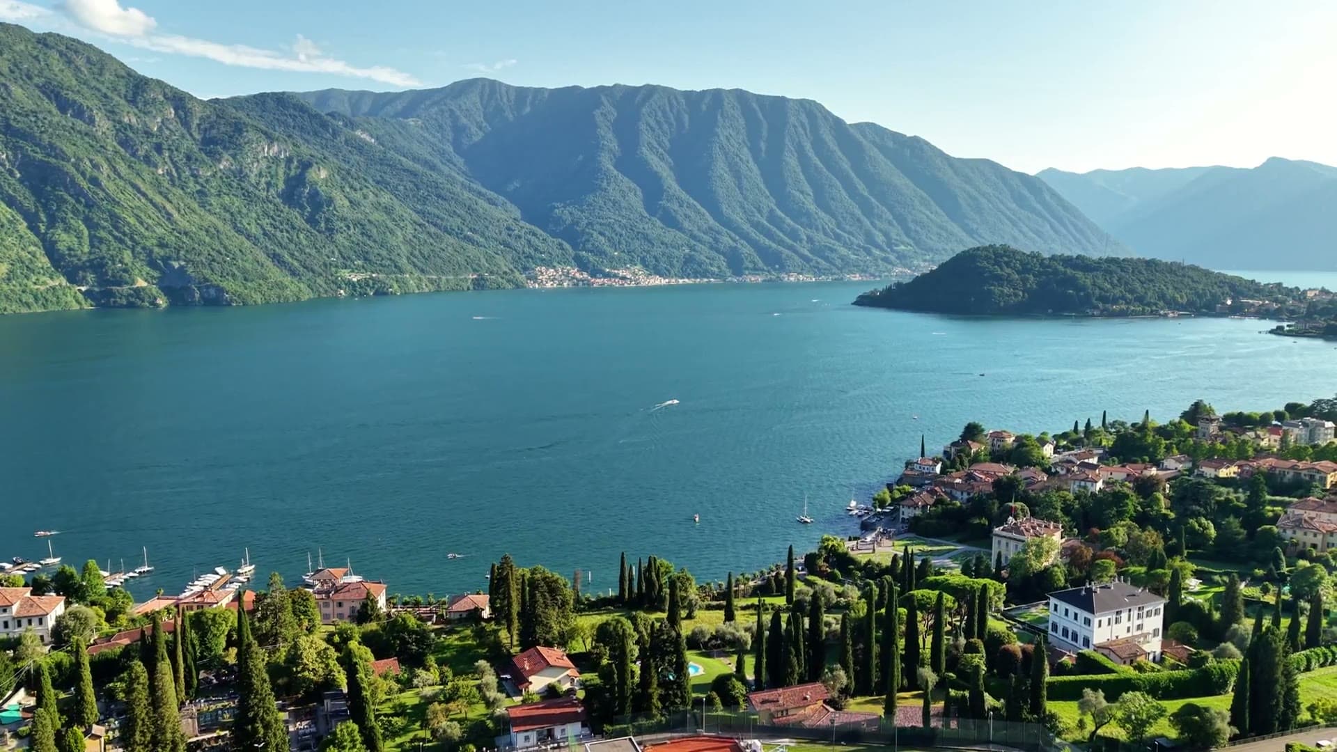 Lake Como prime lakefront villa, Modern Villa on Como Lake (Greystone B.V. operating position)