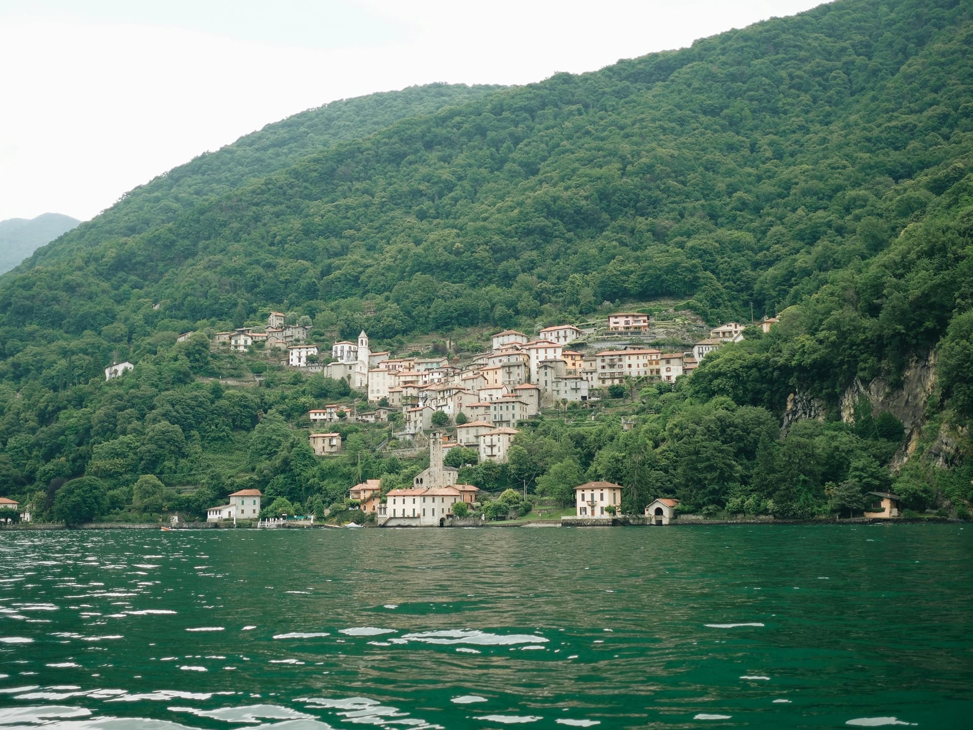 Lake Como shoreline