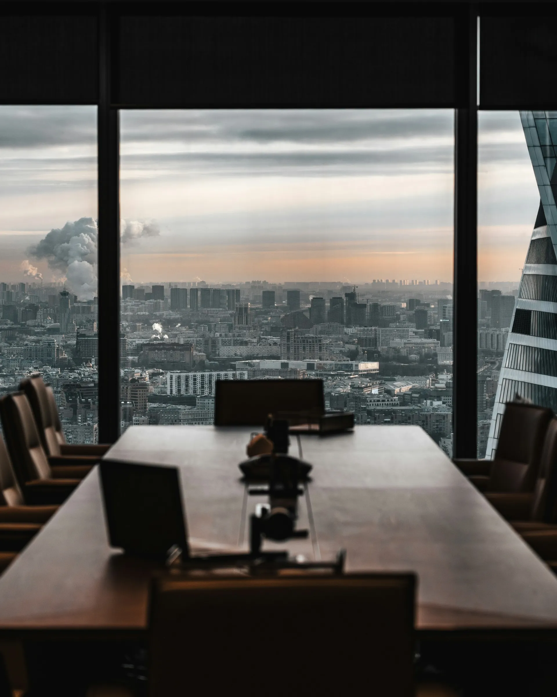 Symmetric glass architecture, abstract reading of a ring-fenced corporate structure