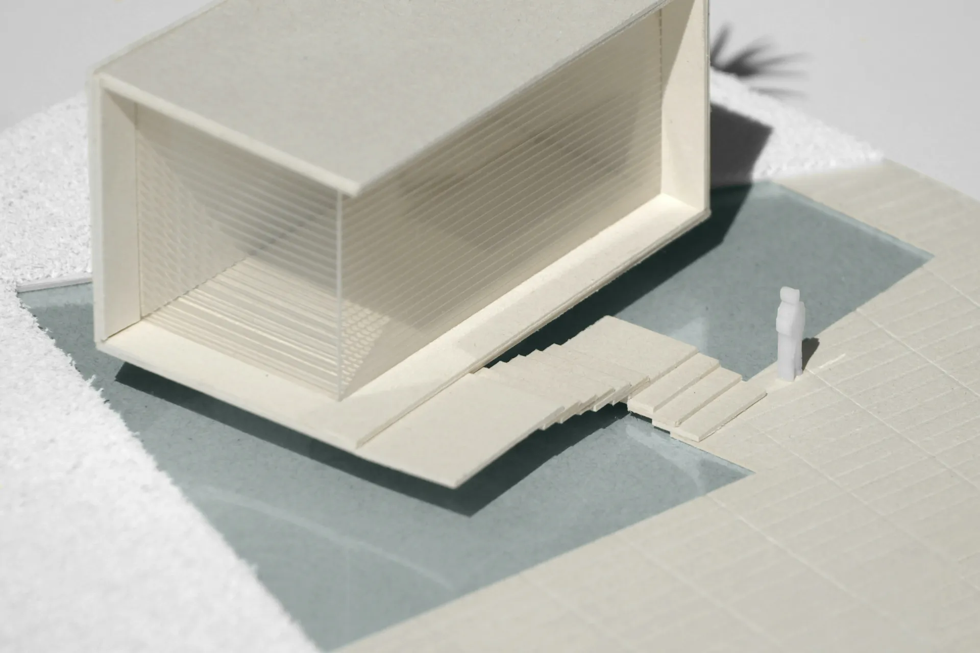 Detalle arquitectónico de villa de lujo en el Lago di Como — filosofía de inversión